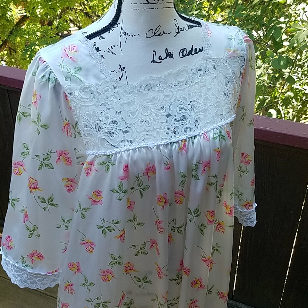 Christian DIOR  Vintage Silky Roses Lace Long night Gown Authentic